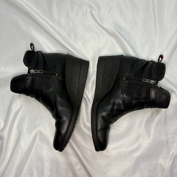 Ugg Emalie Black Leather Wedge Women’s 8 Waterproof Winter Ready Side Zip Wool - Picture 5 of 11